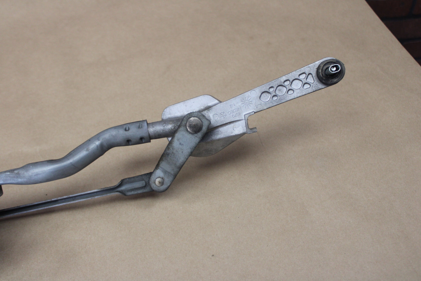 13-23 DODGE CHARGER R/T SCAT PACK OEM WINDSHIELD WIPER LINKAGE MOTOR