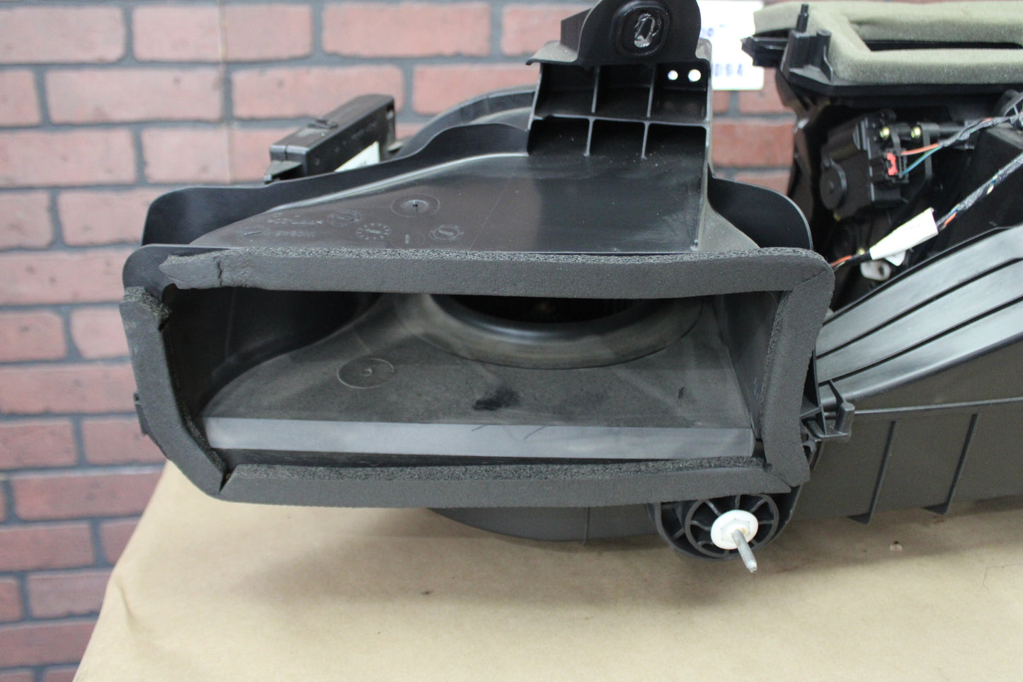 14-23 CHARGER CHALLENGER HVAC A/C HEATER BLOWER HOUSING BOX OEM