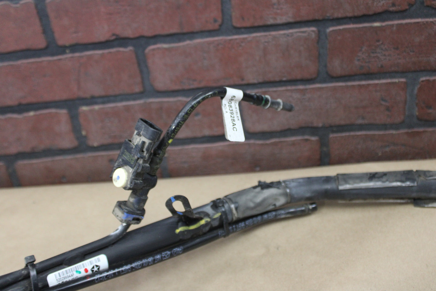 11-19 DODGE CHARGER GASOLINE FUEL TANK FILLER NECK HOSE PIPE 52029694AF