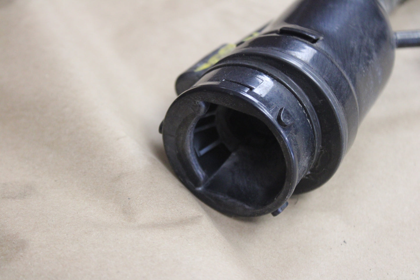 11-19 DODGE CHARGER GASOLINE FUEL TANK FILLER NECK HOSE PIPE 52029694AF