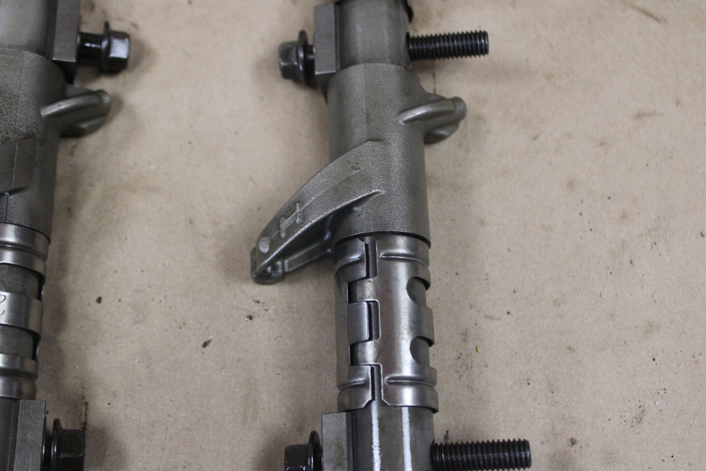 2006-2010 OEM Chrysler 300C SRT8 6.1l Hemi Rocker Arm Set x2
