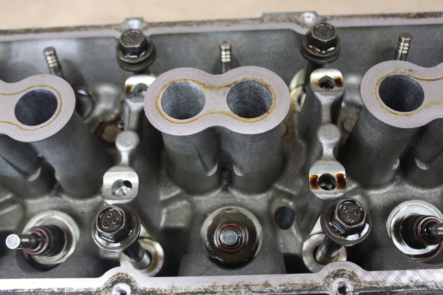 6.1L HEMI DODGE CHRYSLER JEEP DRIVER LH SIDE CYLINDER HEAD 05037369AA
