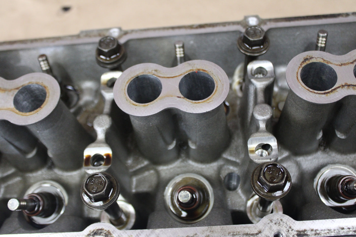 6.1L HEMI DODGE CHRYSLER JEEP DRIVER LH SIDE CYLINDER HEAD 05037369AA