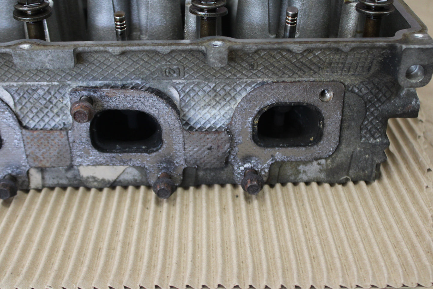 6.1L HEMI DODGE CHRYSLER JEEP DRIVER LH SIDE CYLINDER HEAD 05037369AA