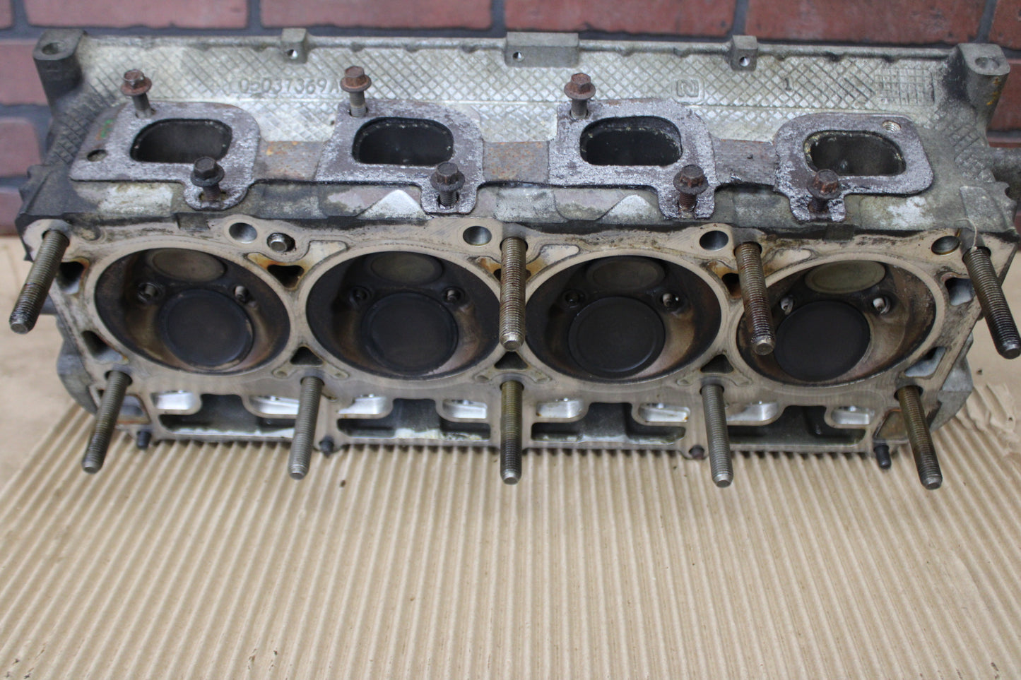 6.1L HEMI DODGE CHRYSLER JEEP DRIVER LH SIDE CYLINDER HEAD 05037369AA