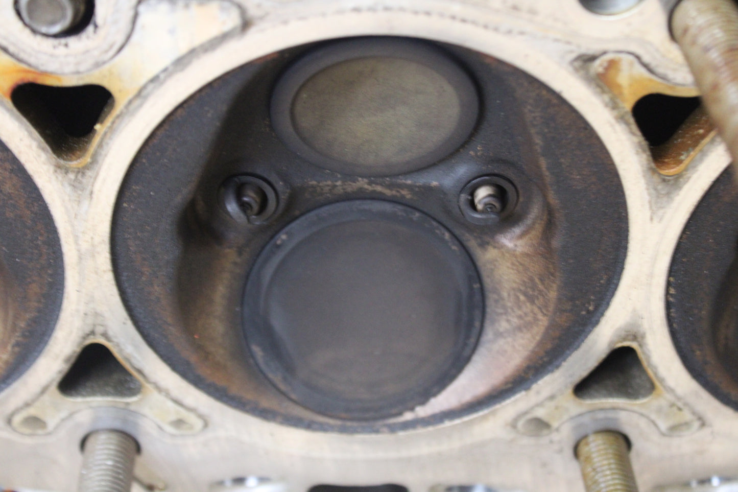 6.1L HEMI DODGE CHRYSLER JEEP DRIVER LH SIDE CYLINDER HEAD 05037369AA
