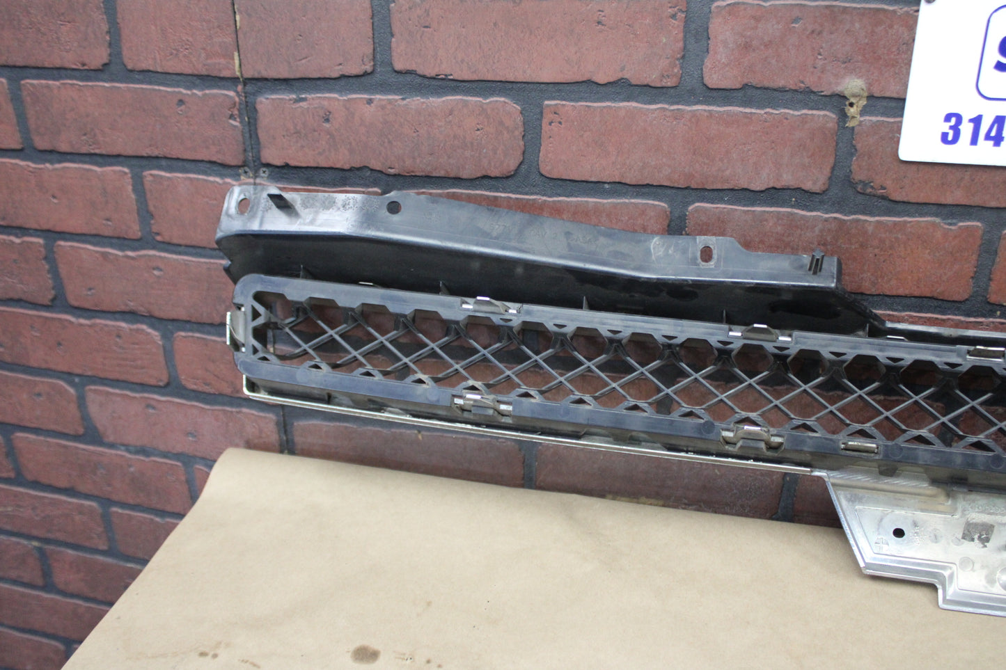07-14 Chevrolet Tahoe Suburban Avalanche Front Grill Grille Assembly 15835087