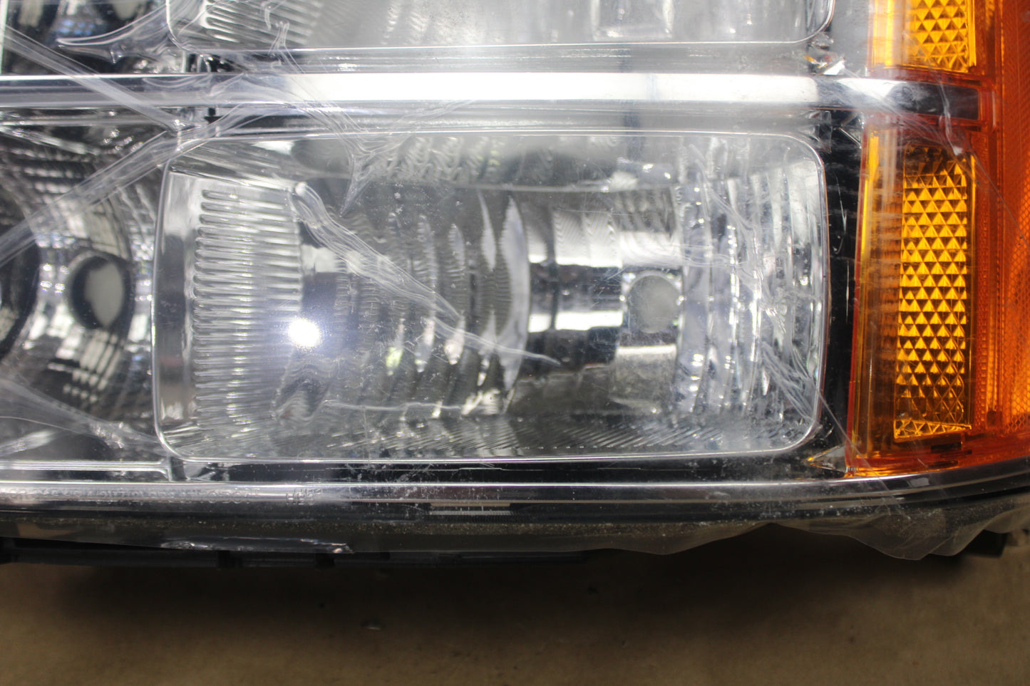 2007-2014 GMC Sierra 1500 Front Left Driver Side Headlight Assembly