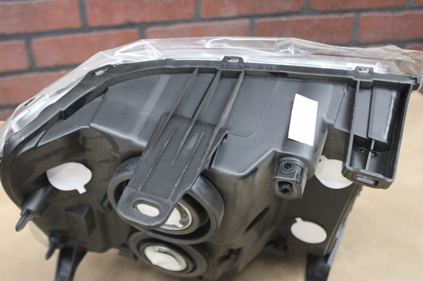 2007-2014 GMC Sierra 1500 Front Left Driver Side Headlight Assembly