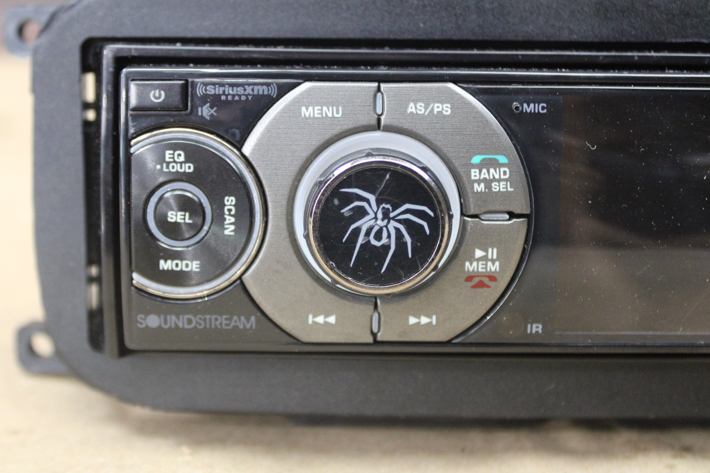 Aftermarket Soundstream VR-345XB Radio Stereo AM FM CD Player Wires Screen