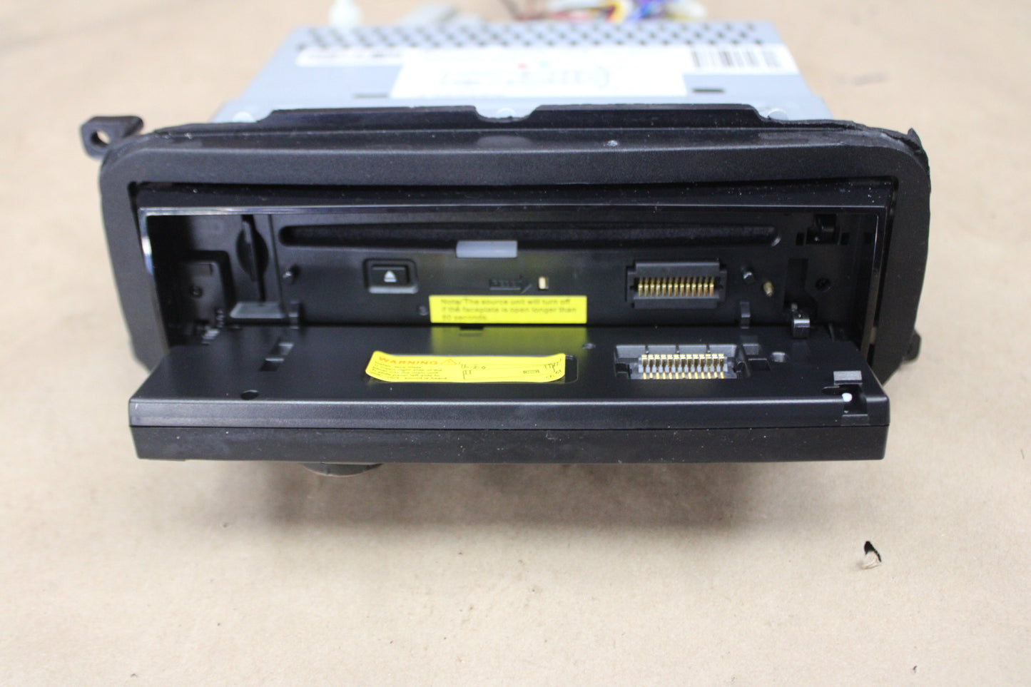 Aftermarket Soundstream VR-345XB Radio Stereo AM FM CD Player Wires Screen