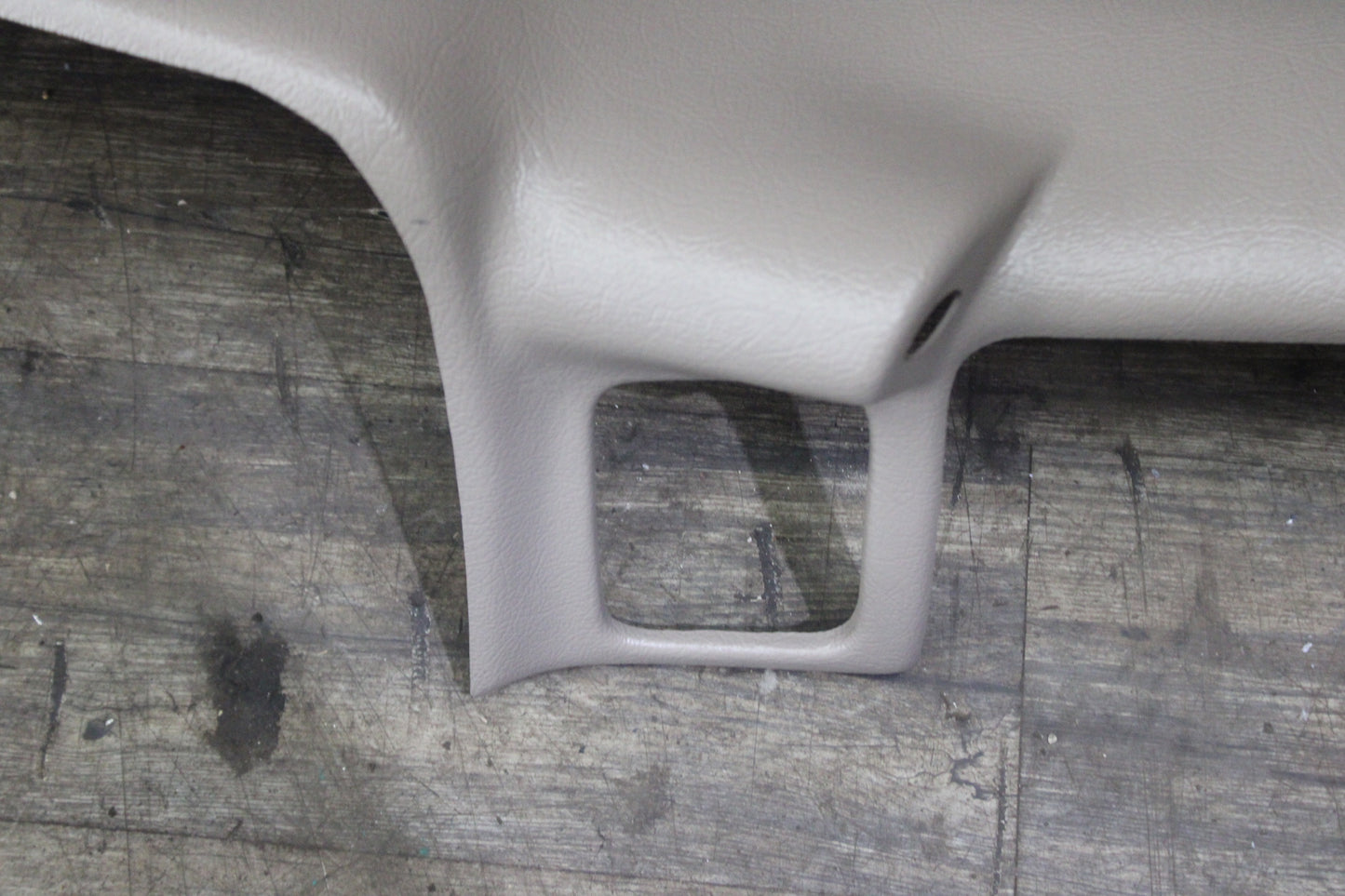 00-06 Tahoe Suburban Yukon Avalanche 99-06 Silverado Sierra Molded Dash Cover