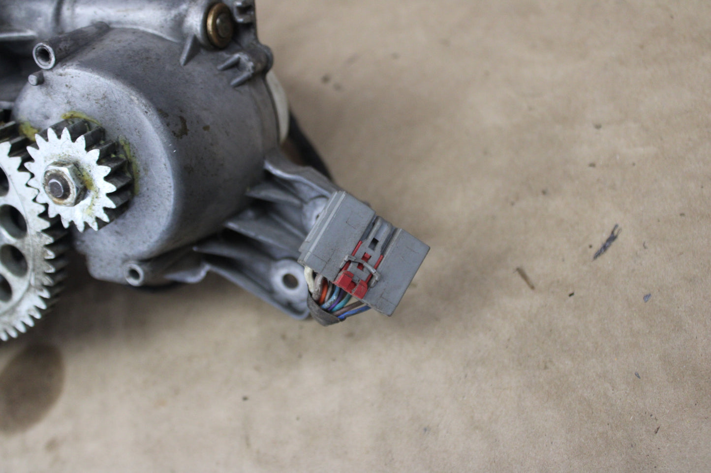 2009-2014 GM Rear Back Power Liftgate Hatch Trunk Lid Motor Actuator Assembly