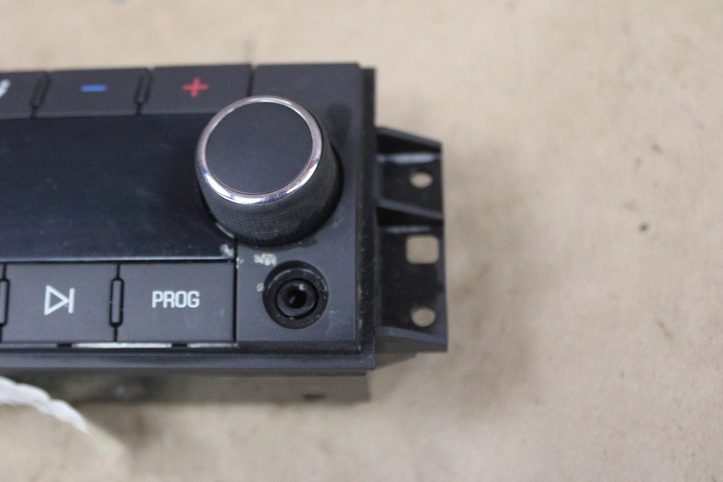 2007-2014 General Motor SUV Tahoe Yukon Suburban Rear Seat Radio Climate Control
