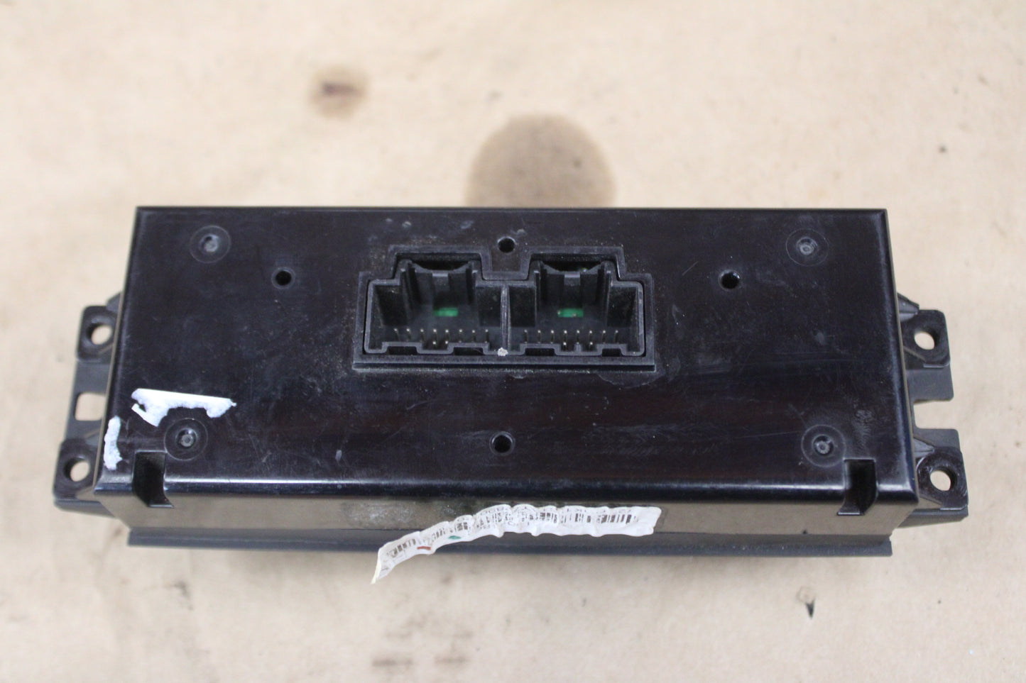 2007-2014 General Motor SUV Tahoe Yukon Suburban Rear Seat Radio Climate Control
