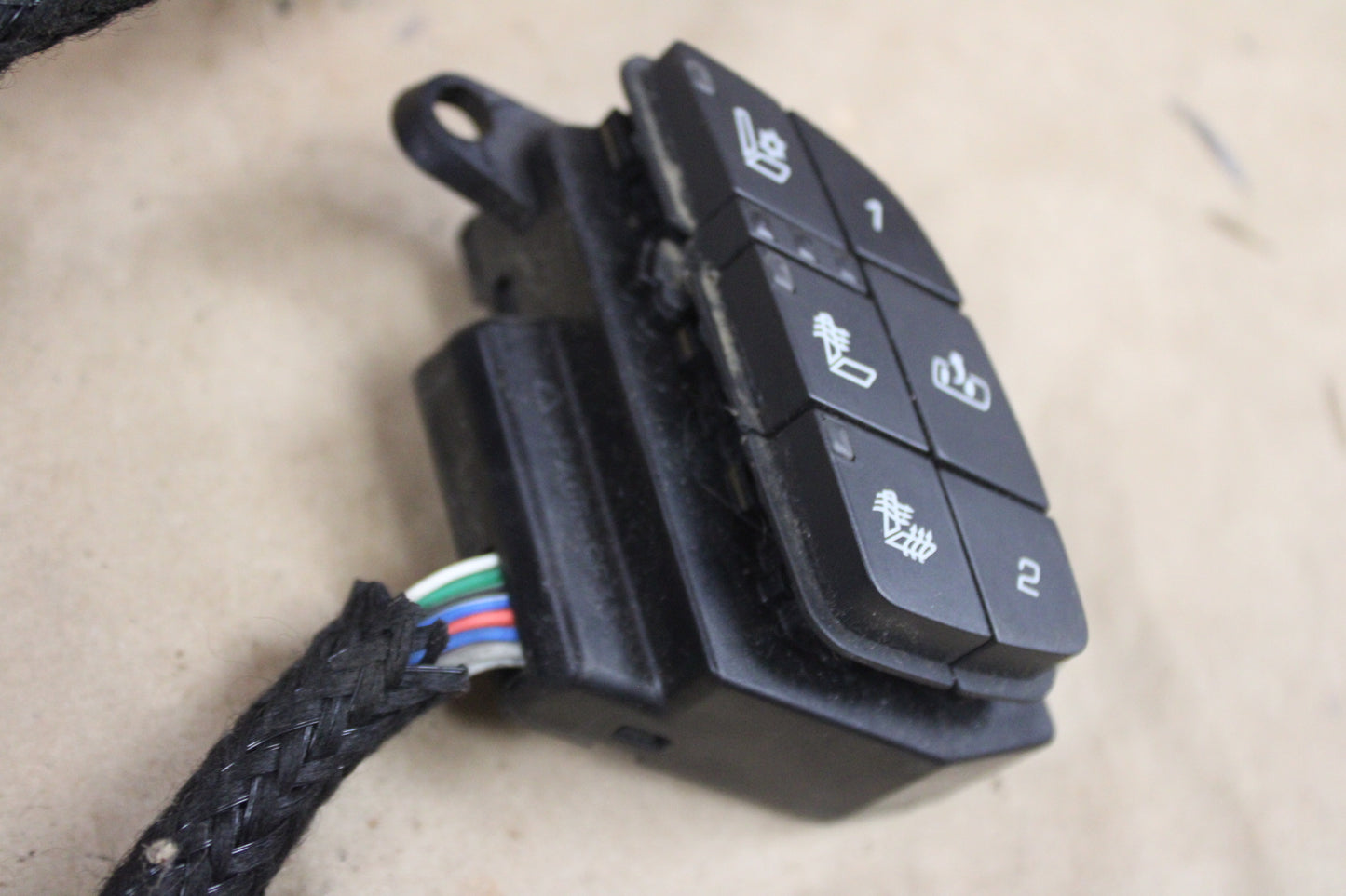 2009-2014 GM Chevrolet GMC Yukon Tahoe Suburban Heat Cool Memory Seat Controls