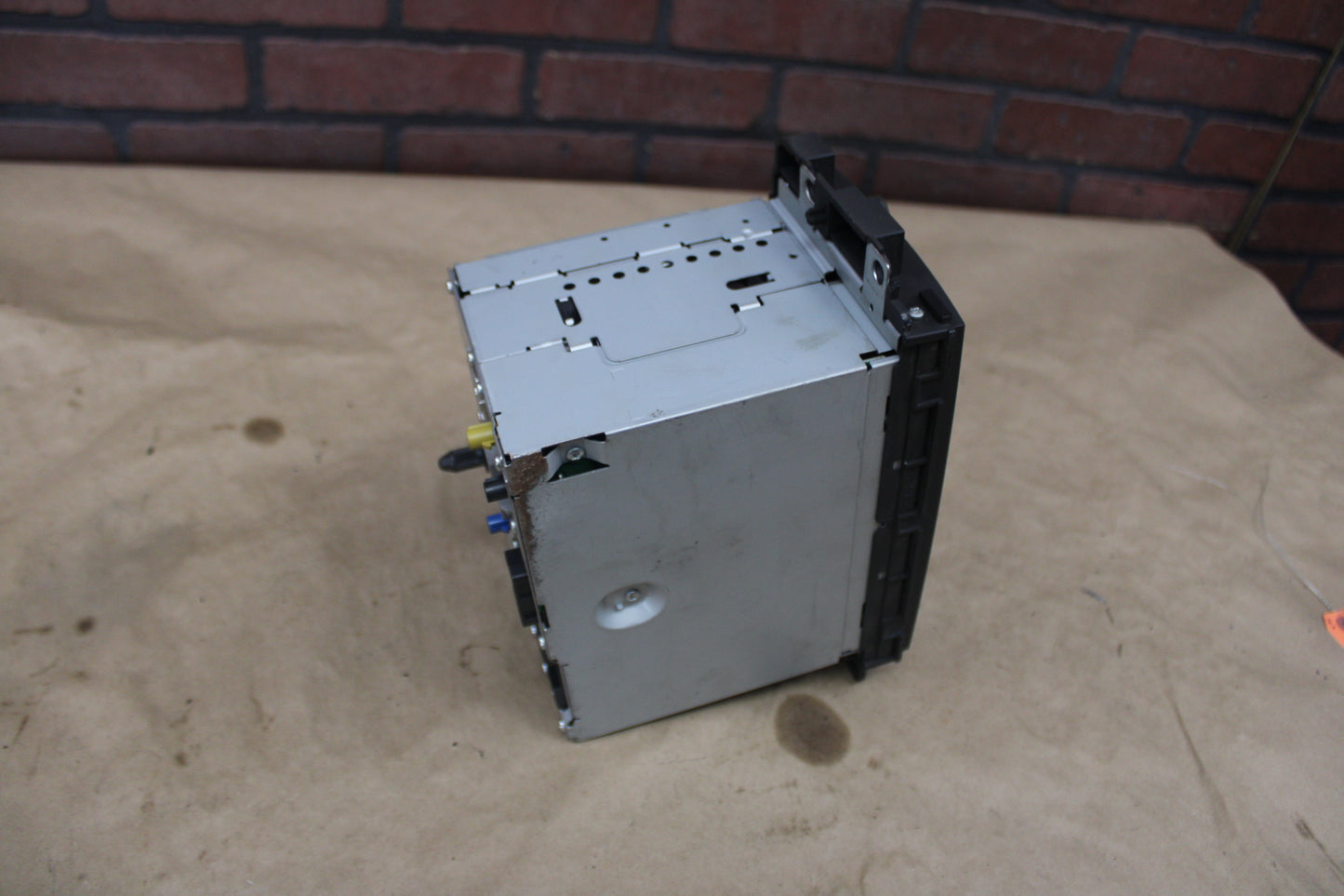 2012-2014 GM SUV Truck 23180744 Radio Assembly Receiver Navigation Tahoe Yukon