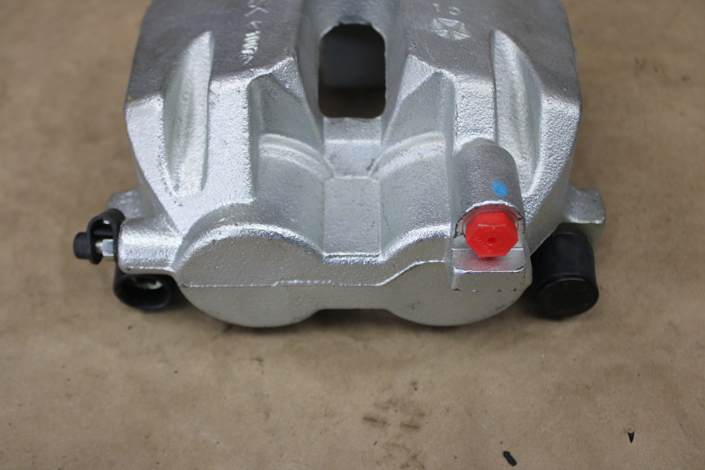 2011-2018 Carquest 18-B5296 Front Right Disc Brake Caliper Jeep Dodge Durango