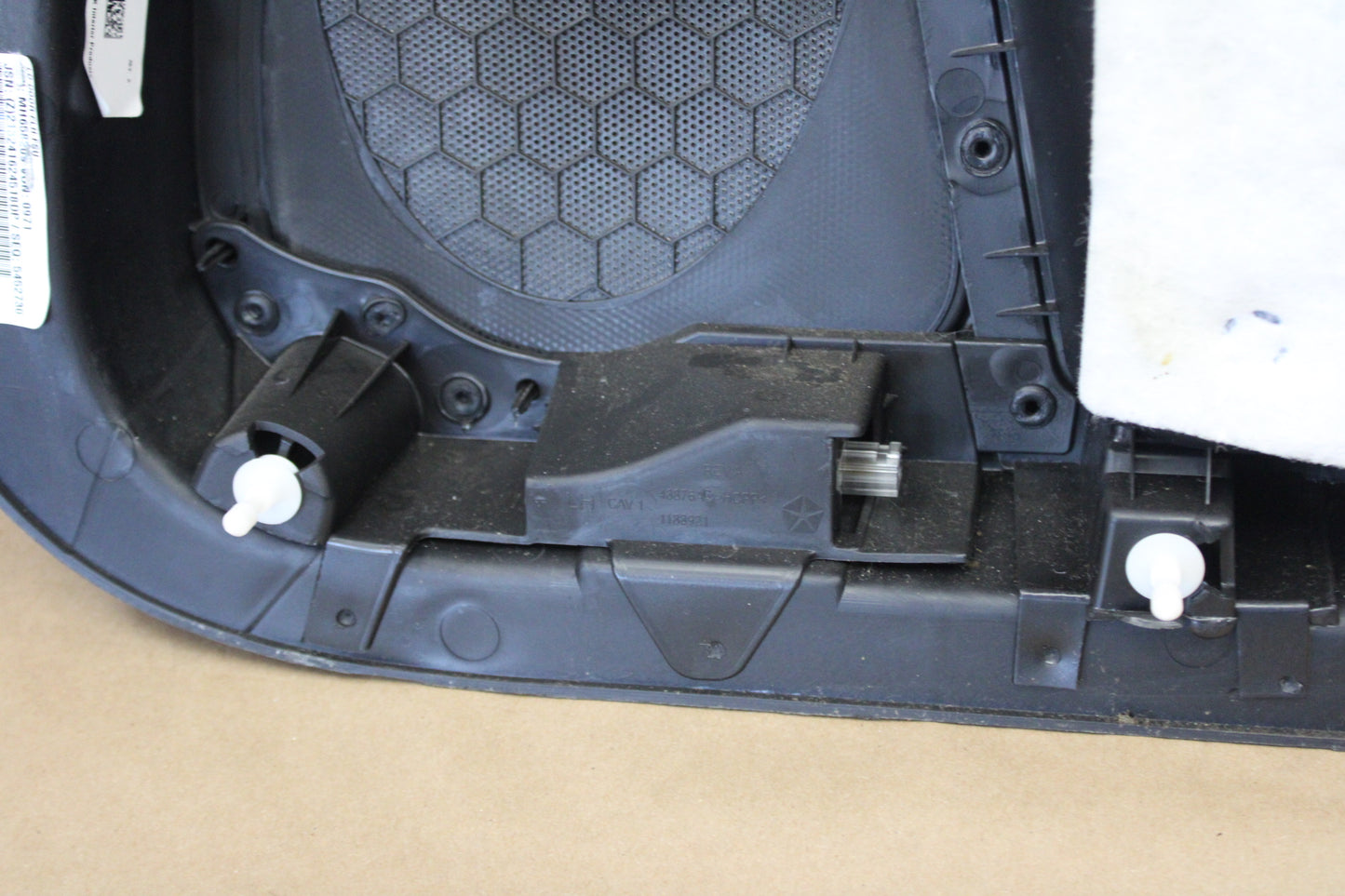 20-23 CHARGER FRONT DRIVER LH SIDE DOOR PANEL OEM LEATHER 6YD951X9AB