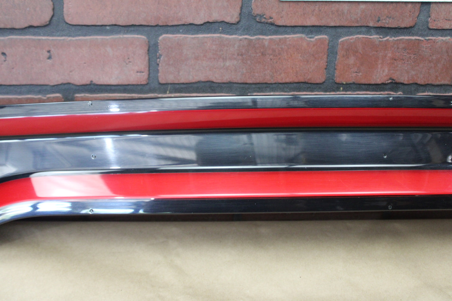 15-23 DODGE CHARGER REAR CENTER TAIL LIGHT ASSEMBLY OEM 68398666AC