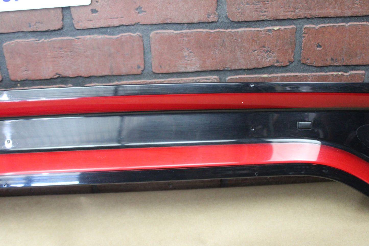 15-23 DODGE CHARGER REAR CENTER TAIL LIGHT ASSEMBLY OEM 68398666AC