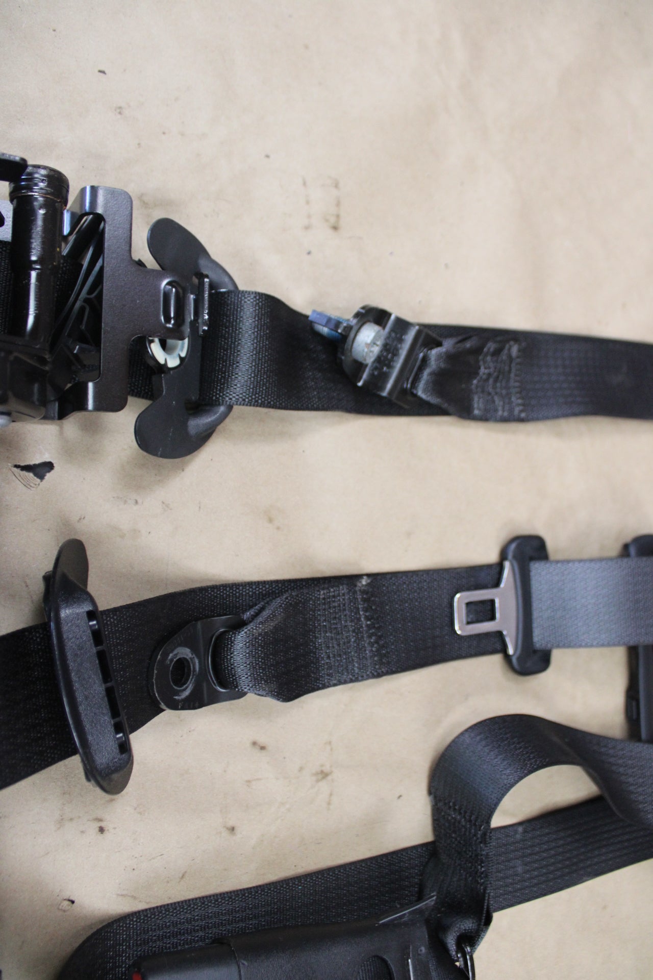 2011 - 2023 Dodge Charger Chrysler 300 Seat Belt Set OEM 1HZ06DX9AI