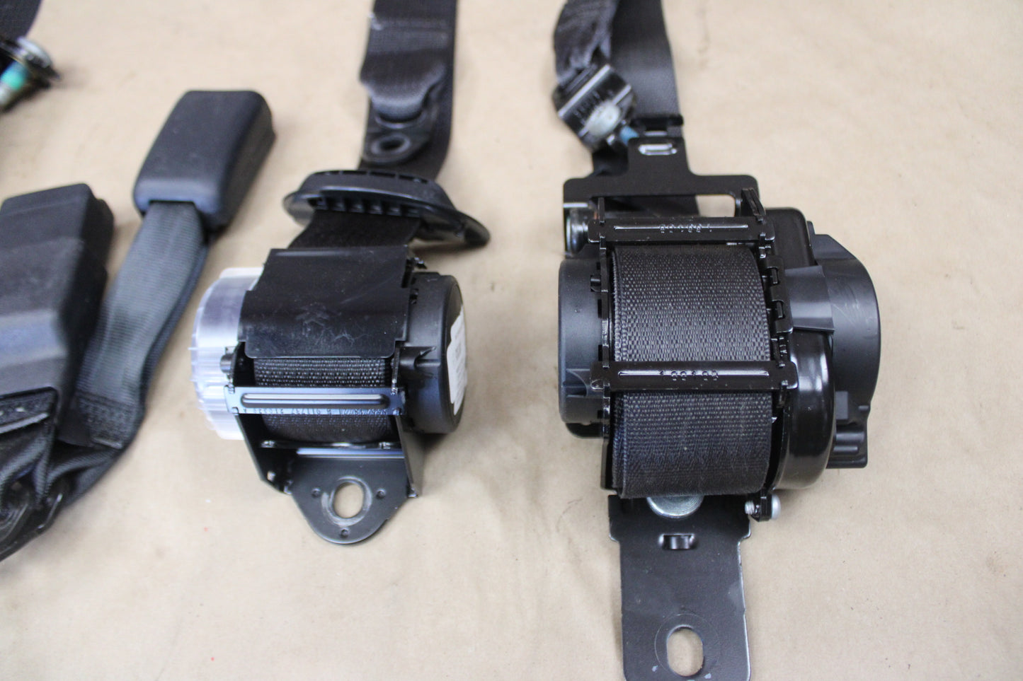 2011 - 2023 Dodge Charger Chrysler 300 Seat Belt Set OEM 1HZ06DX9AI