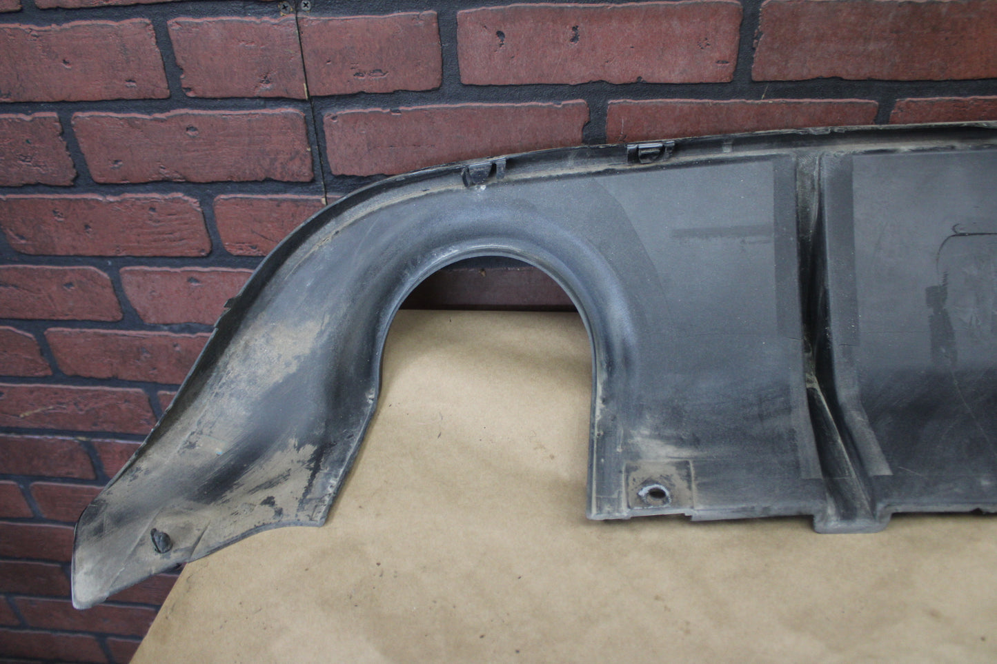 20–23 DODGE CHARGER REAR LOWER VALANCE DIFFUSER DUAL EXHAUST OEM