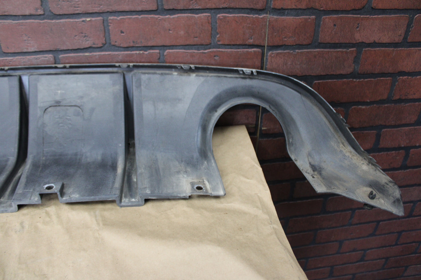 20–23 DODGE CHARGER REAR LOWER VALANCE DIFFUSER DUAL EXHAUST OEM