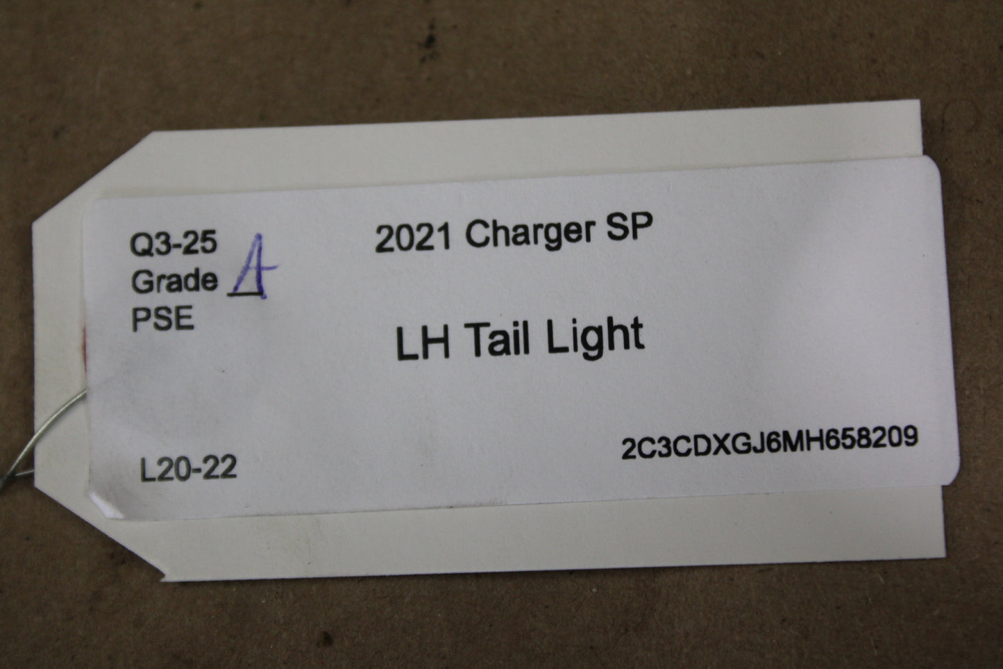 15-23 DODGE CHARGER REAR LEFT SIDE TAILLIGHT OUTER LIGHT LAMP OEM 68213145AD