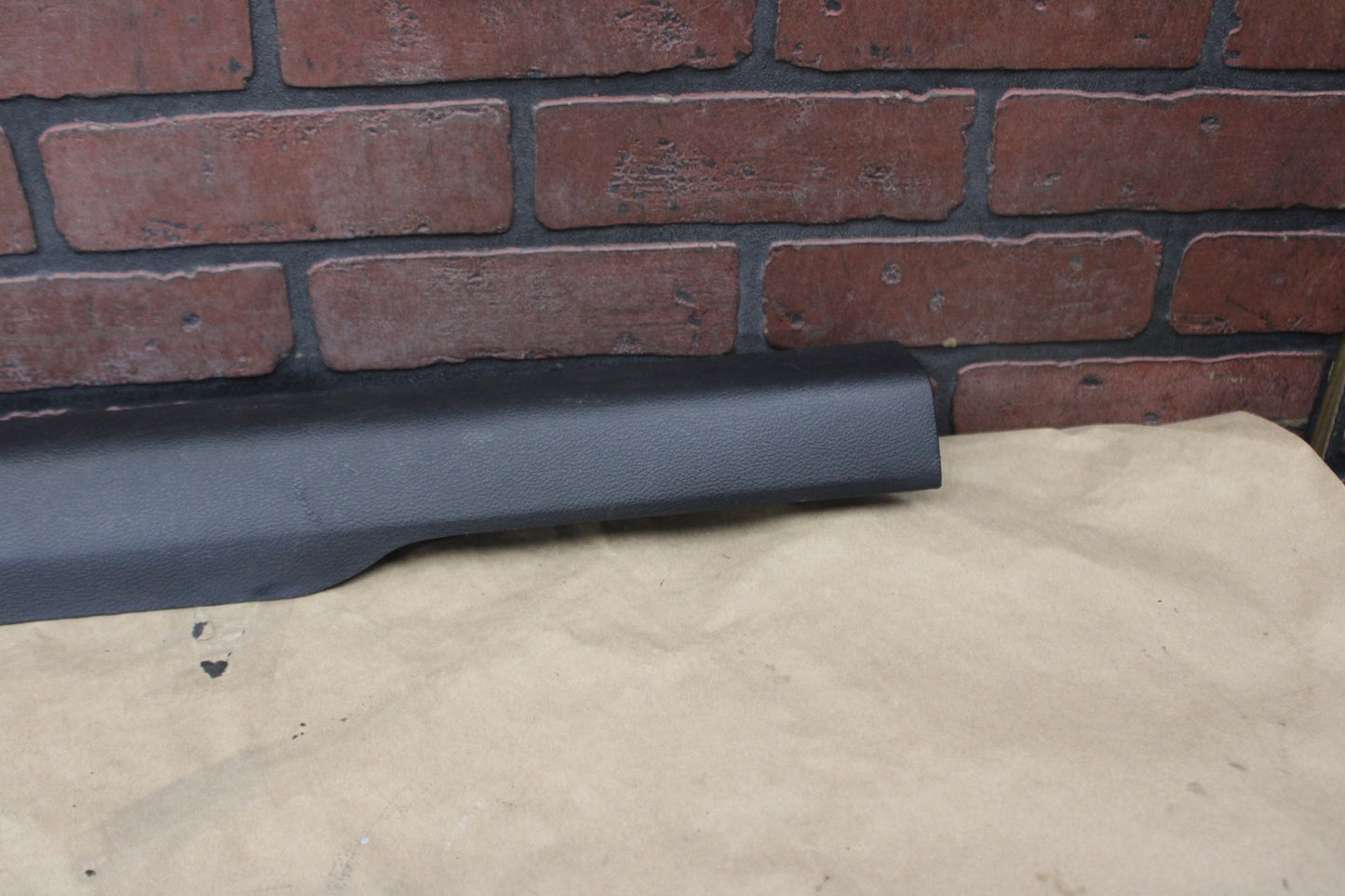 11-23 CHARGER FRONT PASSENGER RH DOOR SILL SCUFF PLATE OEM 1KL46DX9AG