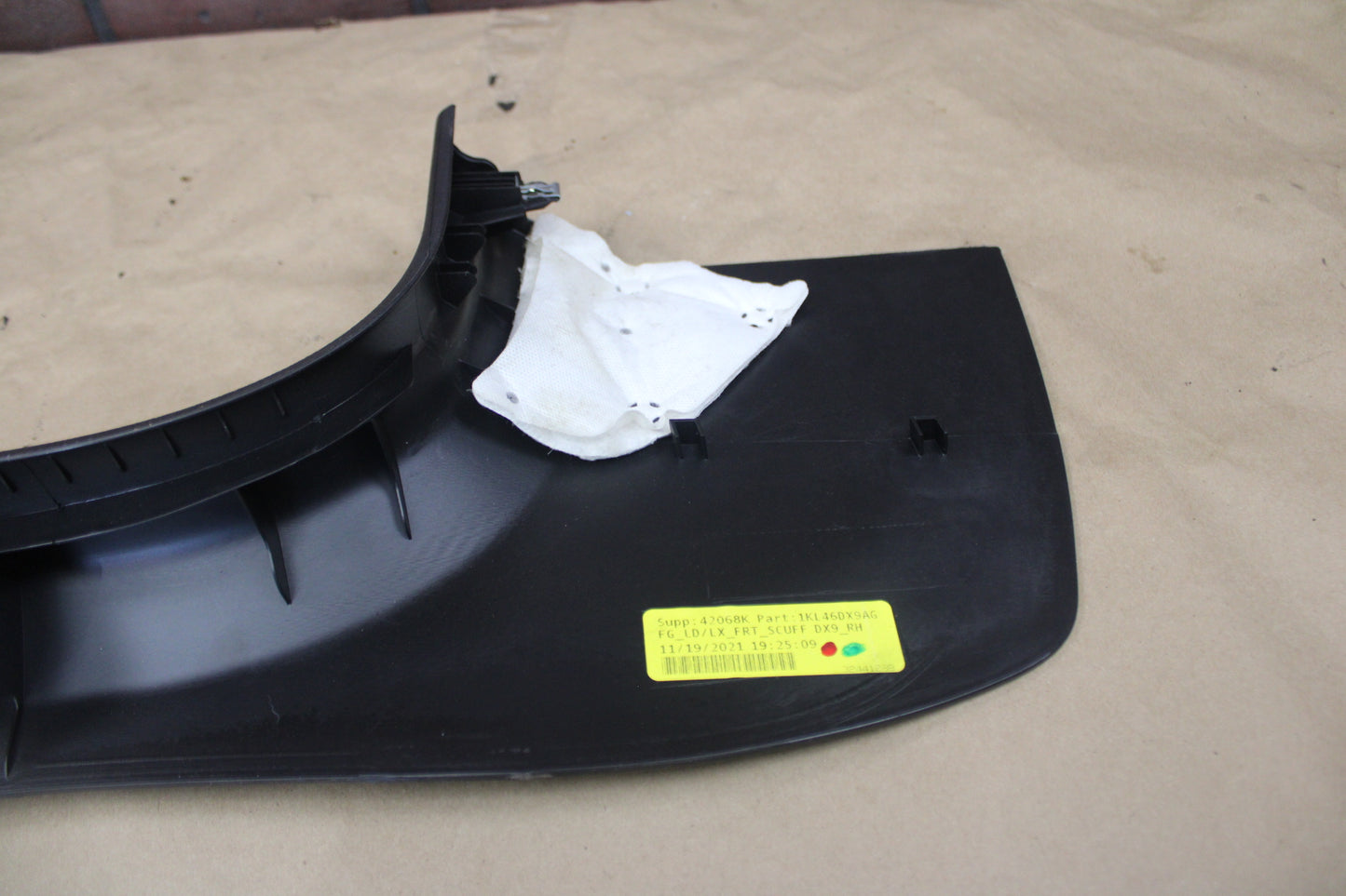 11-23 CHARGER FRONT PASSENGER RH DOOR SILL SCUFF PLATE OEM 1KL46DX9AG