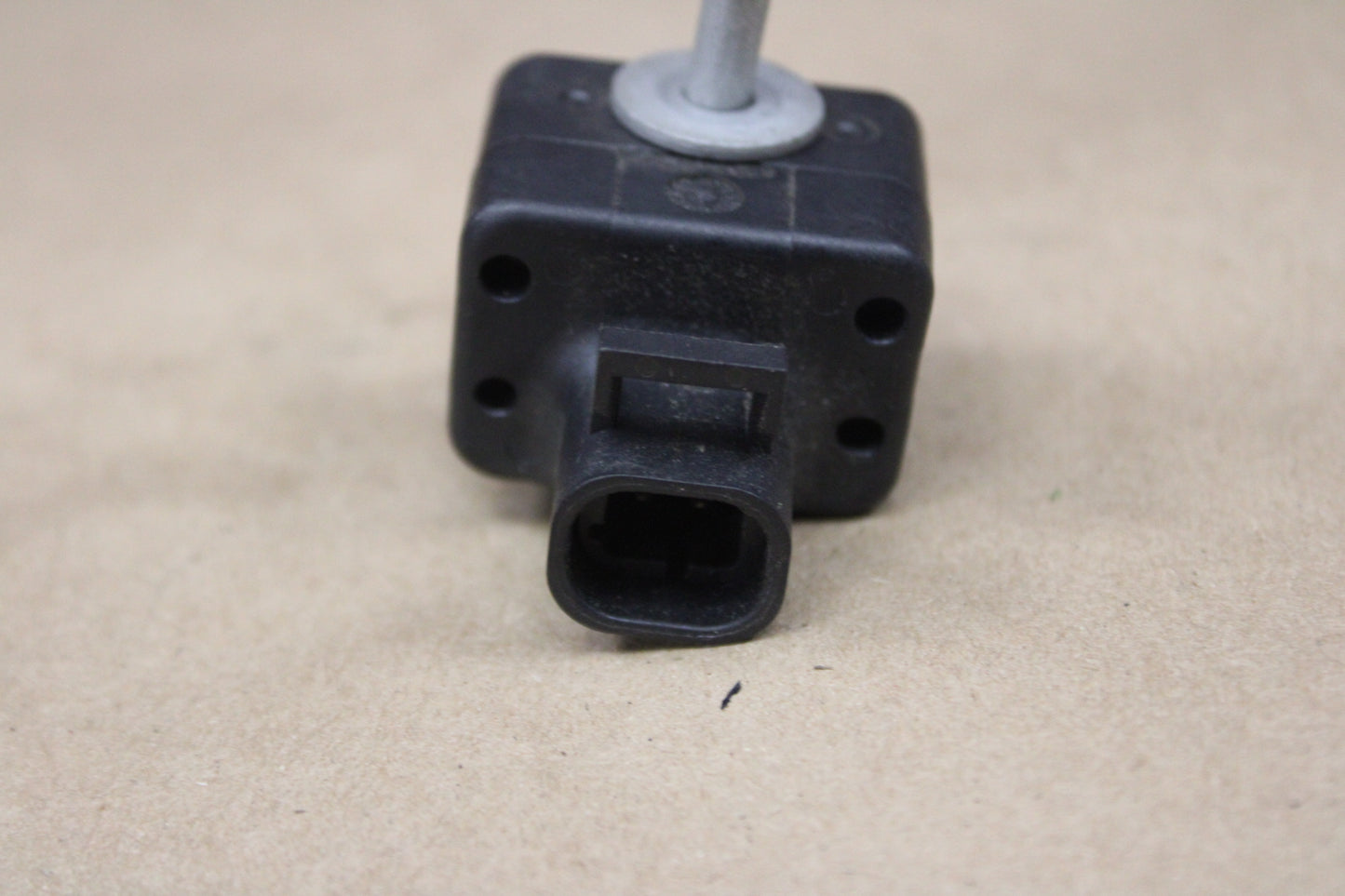 07-08 Tahoe Yukon Escalade Avalanche Front Bumper Impact Sensor AA10031