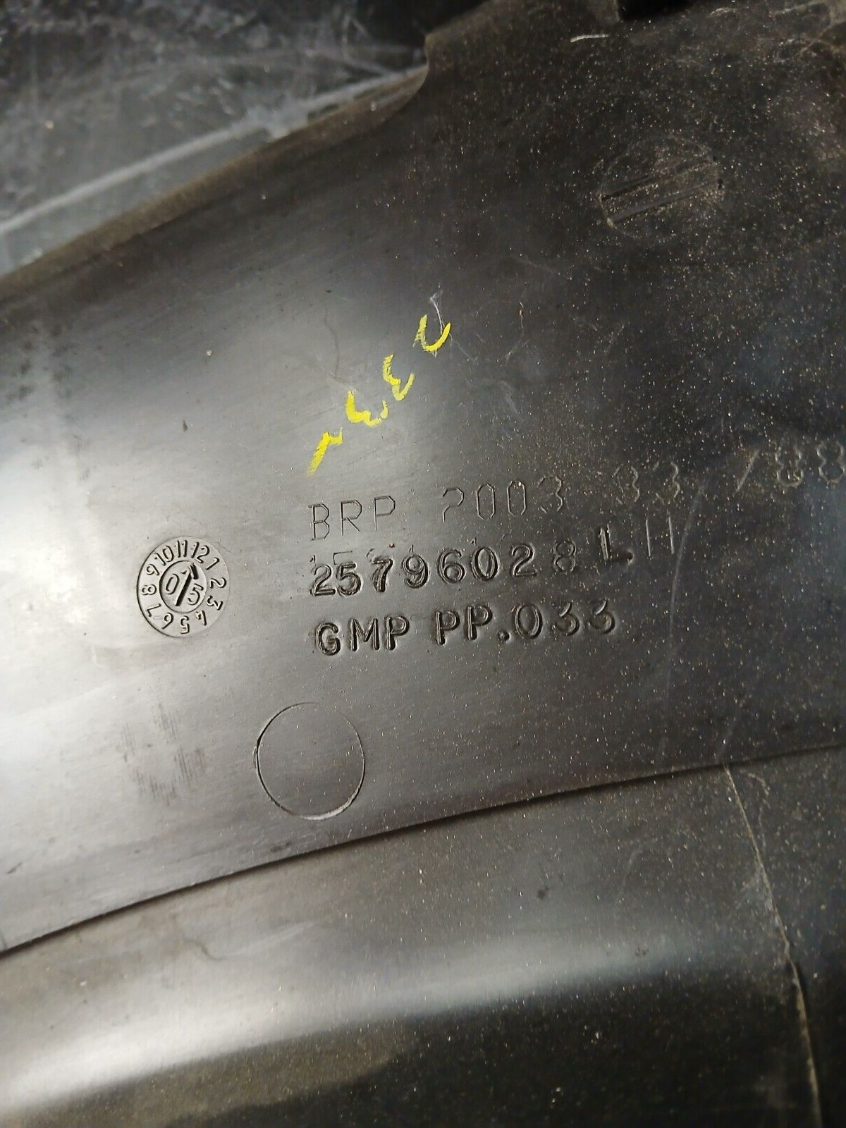 2006-2009 Pontiac Solstice Rear Driver LH Quarter Trim Pillar Panel 15843095