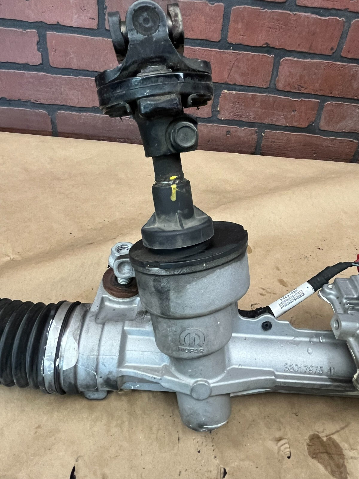 2016 - 2023 DODGE CHARGER 3.6L STEERING GEAR RACK & PINION UNIT OEM 68526096AB