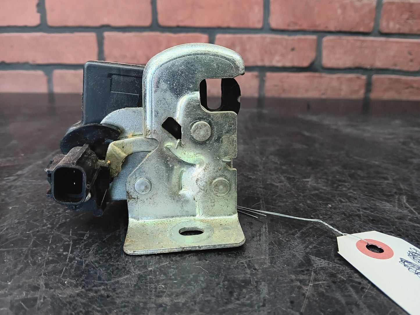 Used Jeep Rear Liftgate Trunk Door Lock Actuator Assembly