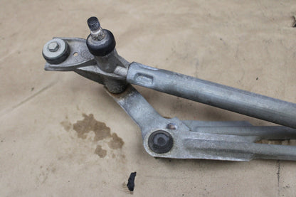2007-2014 GMC Cadillac Escalade Front Windshield Wiper Motor & Linkage Assembly