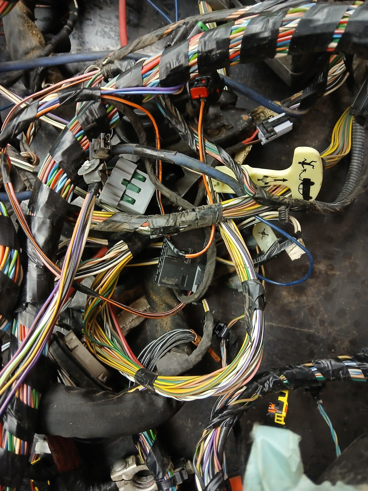 2013 Dodge Challenger Unified Body Wire Wiring Harness w/ Fuse Box 68156543ab