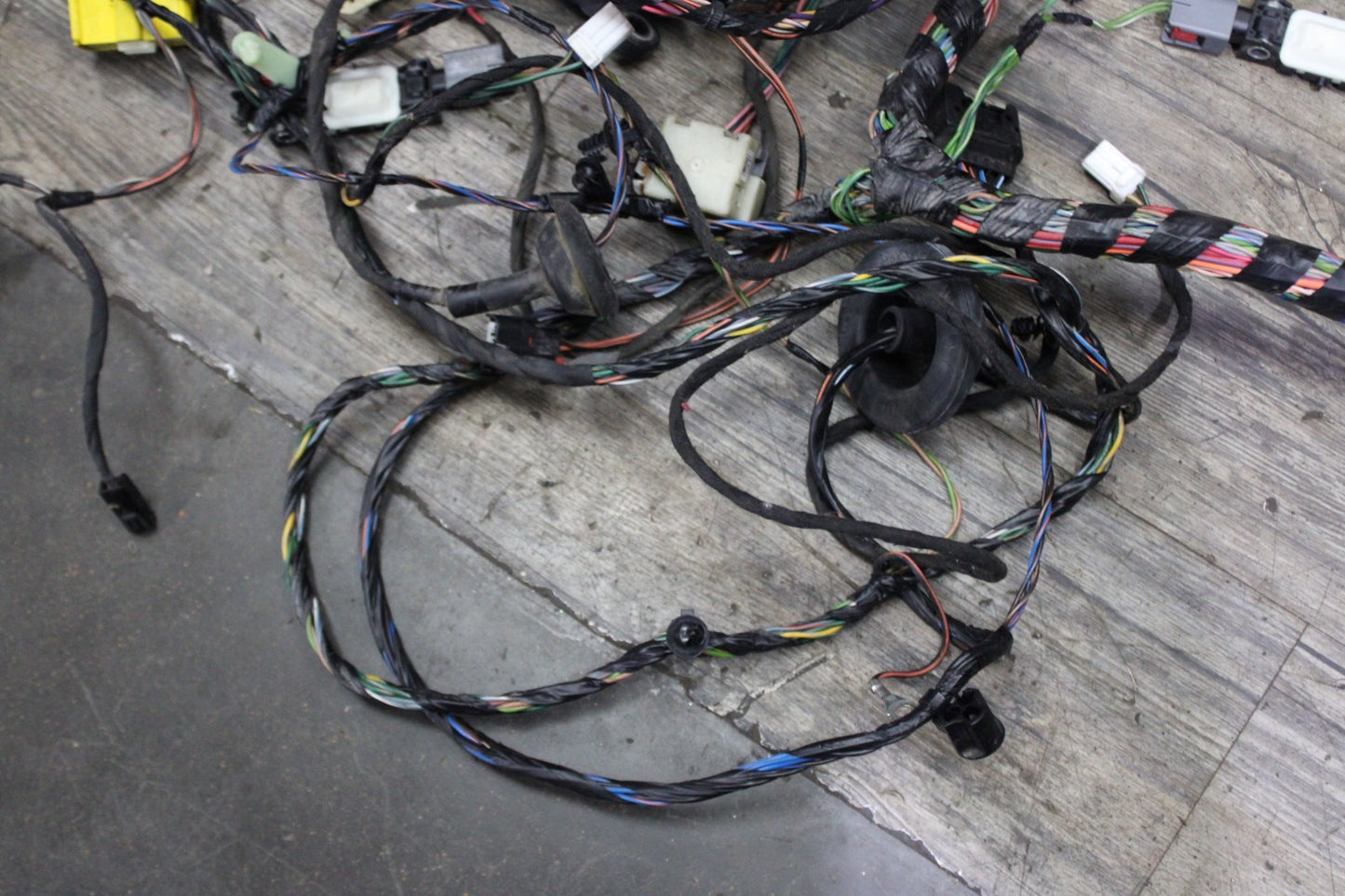 2013 Dodge Challenger SRT8 Body Wire Wiring Harness Fuse Box OEM 68156540AB OEM