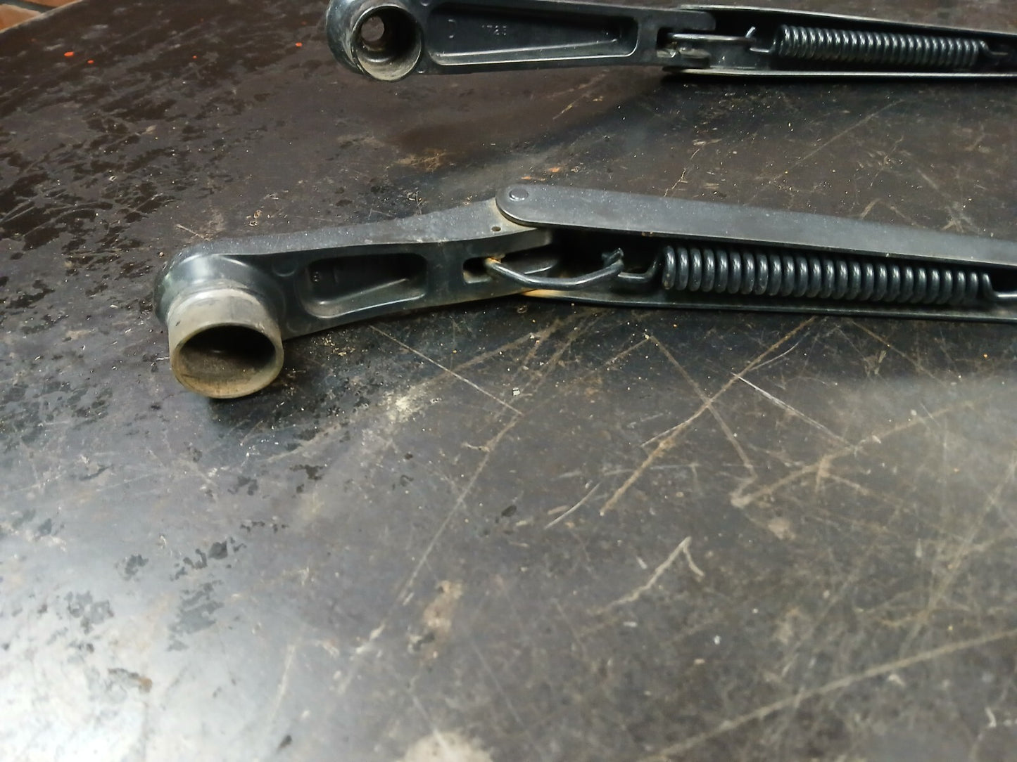 2005-2010 Jeep Grand Cherokee Front LH & RH Windshield Wiper Blade Arm Set