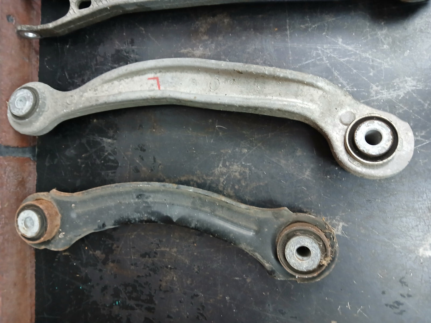 14-23 Challenger Charger Left Suspension Control Arm Set 68210633aa 68210525aa