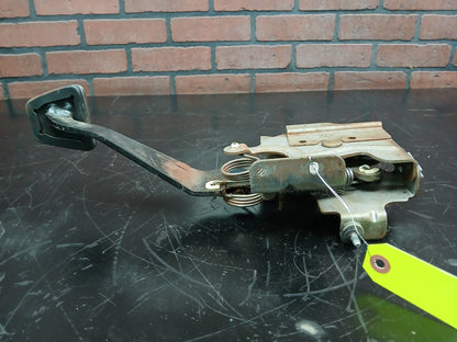 2007 Pontiac Solstice Saturn Sky Clutch Pedal Assembly w/ Bracket 15908750