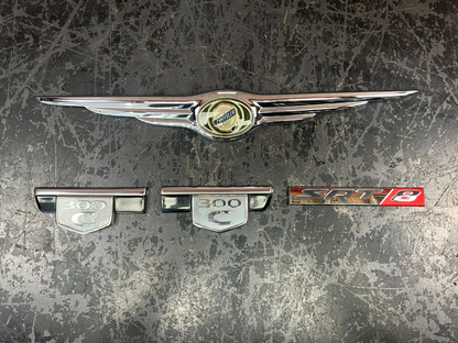 05 06 07 CHRYSLER 300 REAR TRUNK LID CHROME EMBLEM LOGO BADGE SYMBOL USED OEM A8