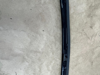 2008-2014 Cadillac Escalade Front Passenger RH Side Door Window Molding Trim