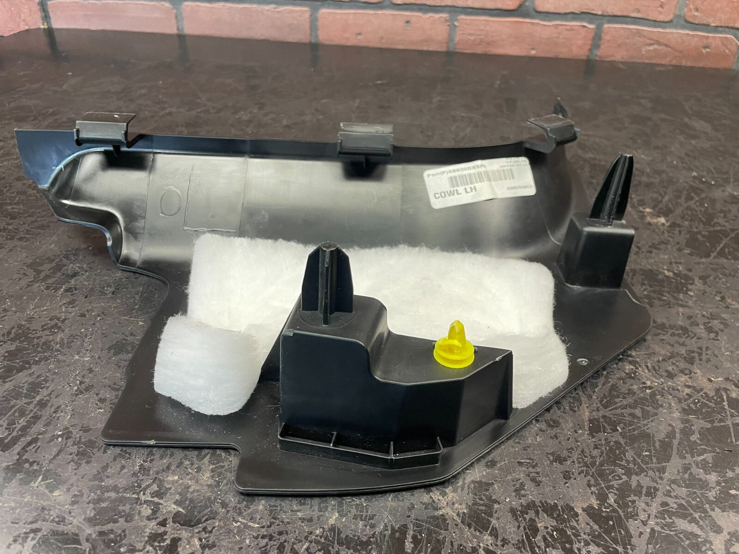 2014-2021 JEEP GRAND CHEROKEE FRONT LEFT SIDE KICK PANEL COVER TRIM OEM