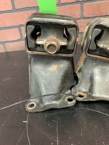 06-10 GRAND CHEROKEE COMMANDER 5.7 ENGINE MOTOR MOUNTS SET OEM 175K 04854564AB