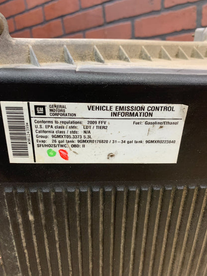 2009-2014 GM Suburban Tahoe Yukon Escalade Sierra Air Intake Filter Cleaner Box