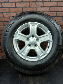 2018-2023 17" Jeep Wrangler Wheel/Tire 5vh23trmaa 17x7.5 9/32 5 Spoke Silver