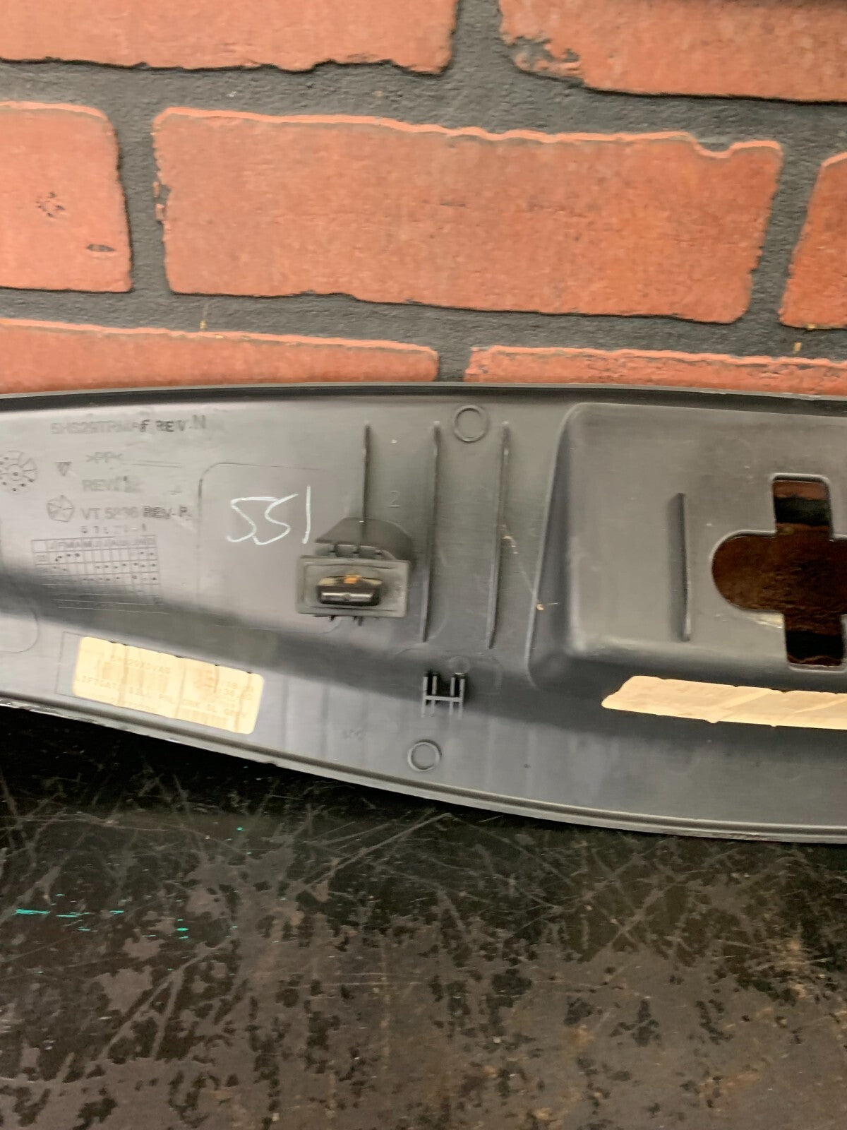 2005 - 2010 Jeep Grand Cherokee Wk Scuff Plate Trim Panel Boot Tailgate Oem