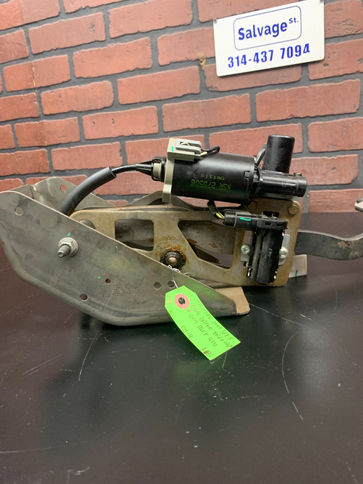 2007-2010 JEEP SRT 8 (also works for commander) FRONT BRAKE ASSEMBLY OEM WORKING